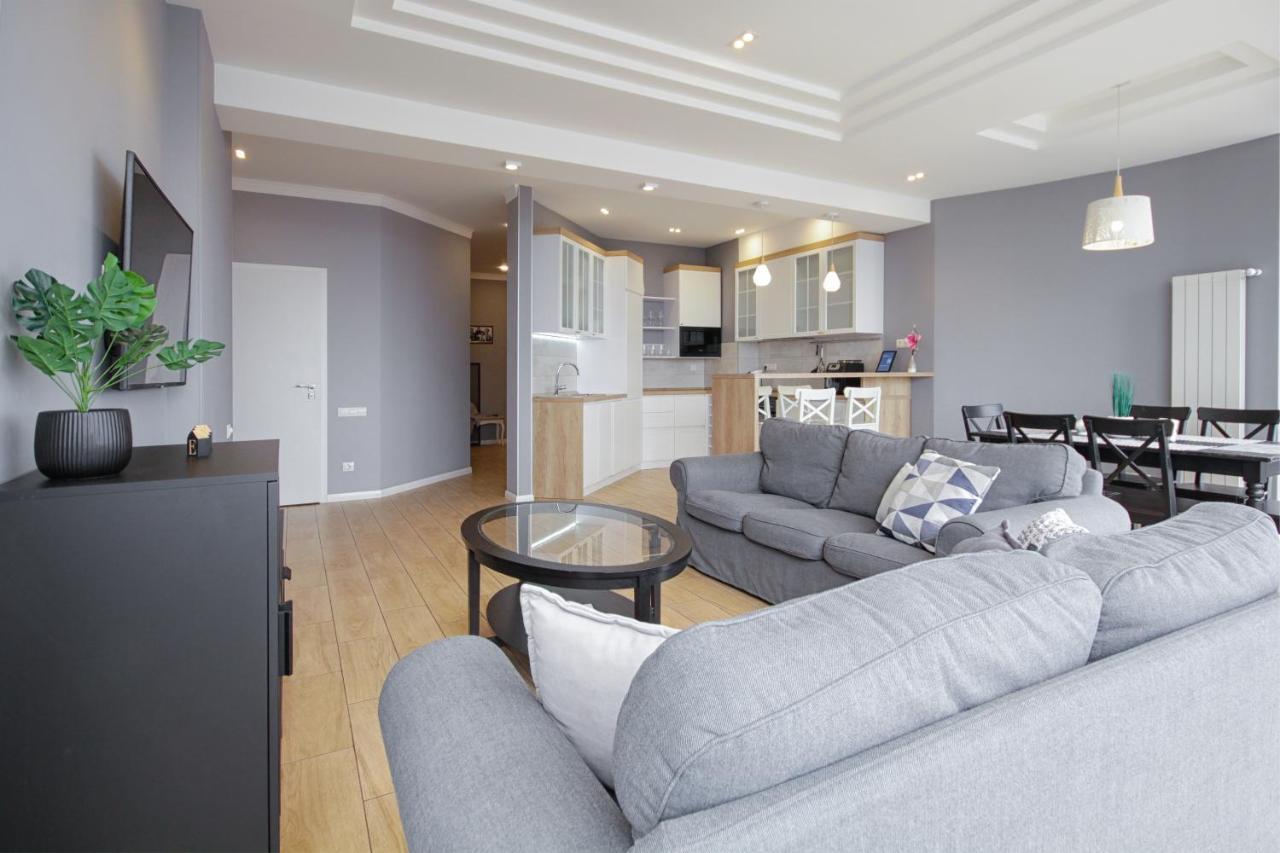 Gagarin Plaza Apartment Odesa Exterior photo