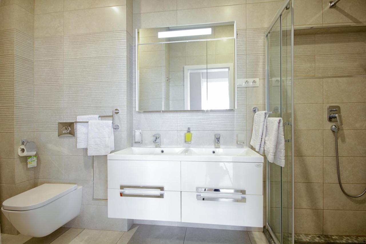 Gagarin Plaza Apartment Odesa Exterior photo